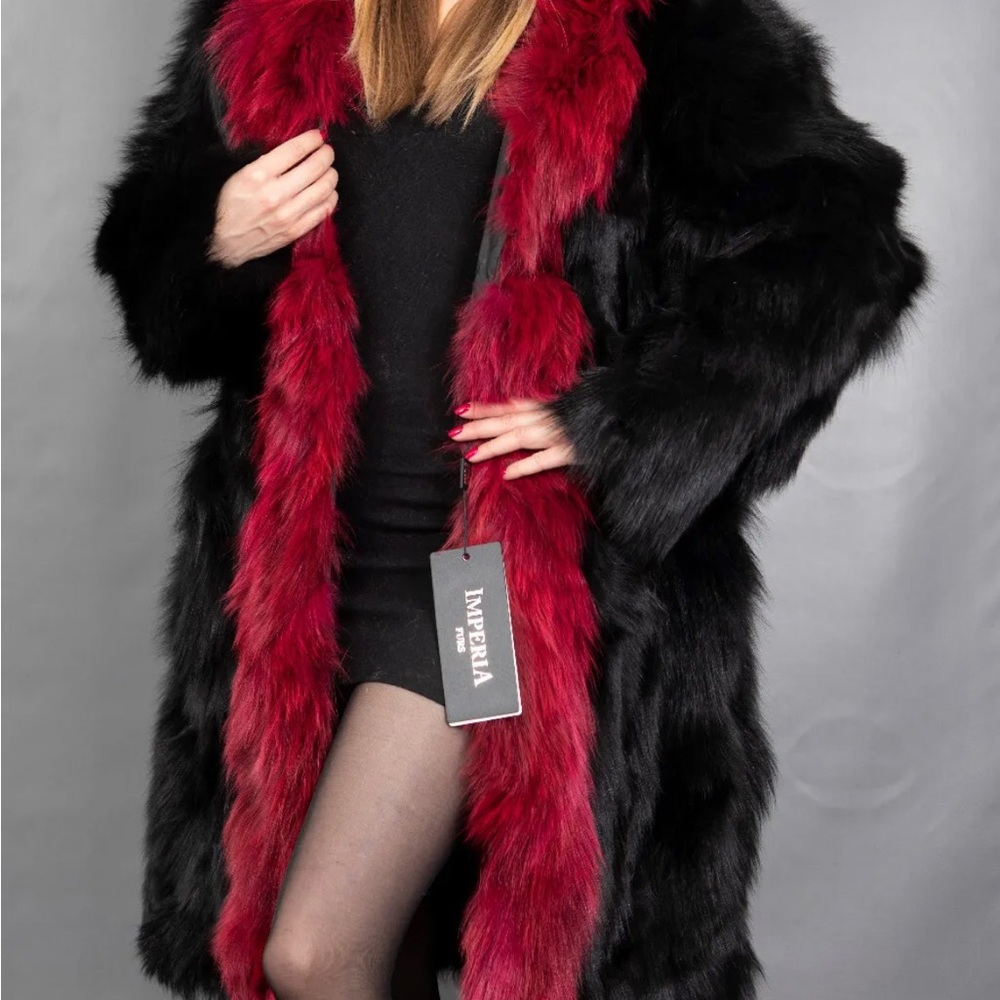 Genuine Fox Fur Coat. NWT. Size Medium